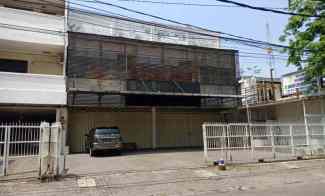 Embong Sawo, Gedung Strategis Tengah Kota Komersil Area