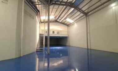 Gudang dan Kantor Pinggir Jalan di Raya Bekasi Cakung