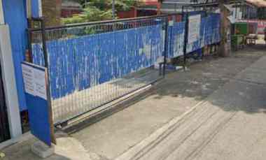 Gudang dengan Parkir Sangat Luas di Depok