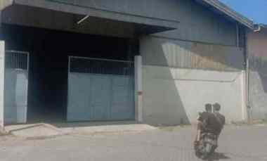 Gudang Margomulyo Komplek Mutiara Hadap Barat