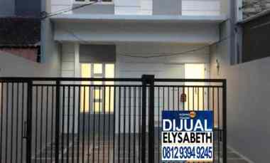 Harus Terjual, Rumah 3 Lantai di Kelapa Gading, Bagus