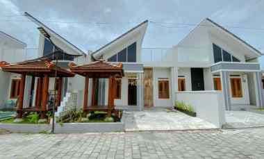 Hunian Rooftop Stylish dengan Carport dan Smart Lock