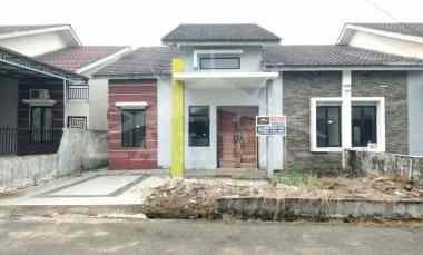 Jarang Ada Rumah Komplek Harga Nego, Punya Halaman Belakang Luas