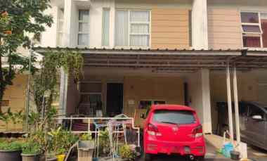 Dijual Cepat, Rumah di Grand Wisata