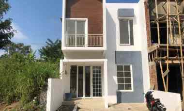 Jual Rumah 2 Lantai Siap Huni di dekat Batu, Malang