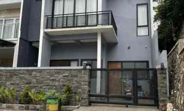 Jual Rumah 2 Lantai, Strategis dekat Akses Pintu Tol