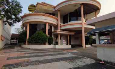 Jual Rumah dan Gedung Kantor di Puncak Permai Surabaya