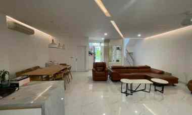 Jual Rumah Furnished Golf Lake Residence Jak Bar