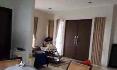 Jual Rumah Hook Boulevard Green Lake
