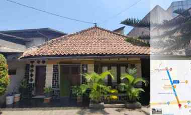 Jual Rumah Strategis Tepat Sebrang Jalan Raya