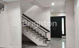 Rumah Dijual di KERTAJAYA INDAH