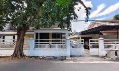 Langka Jarang Ada Rumah Kantor Pusat Kota Surabaya