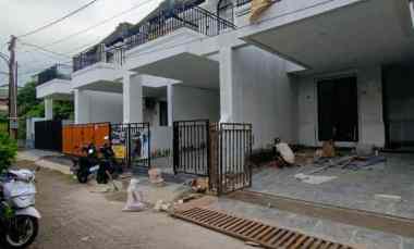 Rumah Dijual di Jalan raya pondok aren