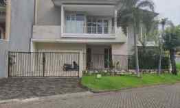 Modern Minimalis Blok Favorit di Graha Famili, Wiyung