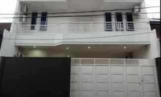 Nginden Intan Minimalis Mewah, Row 3 Mobil