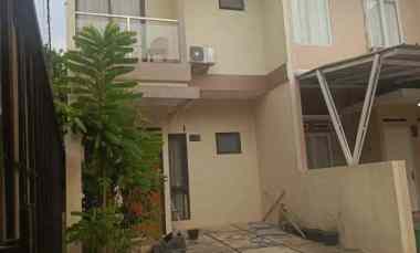 over kredit 75jt rumah 2 lantai di jatiasih bekasi