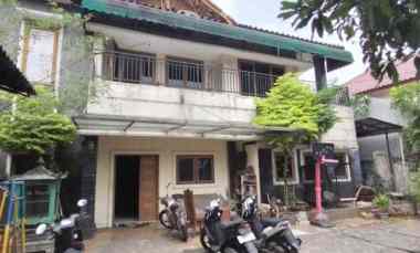 Pondok Labu - Rumah Lama Layak Huni dengan Carport Luas