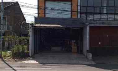 Ruko 3,5 Lantai di Tepi Jalan Raya Nasional