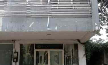 Ruko Esteee Square, Strategis