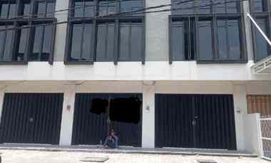 Ruko Ploso Baru Bebas Banjir, Strategis