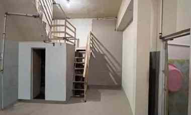 Rumah 1,5 Lantai Strategis di Darmo Surabaya Barat