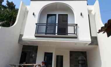 Rumah 3 Lantai Jakarta Selatan Harga 1,3 Milyaran