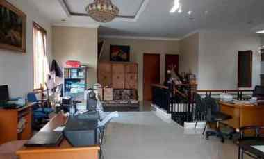 Rumah 2 Lantai Carport Mobil dekat Tol Jatiwaringin