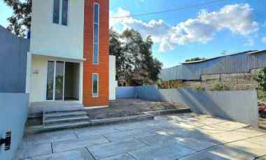 Rumah 2 Lantai, dekat Ring Road Utara di Maguwoharjo