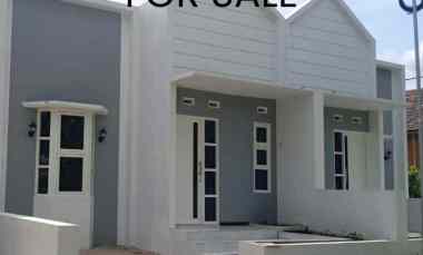 Rumah 2 Lantai Desain Minimalis