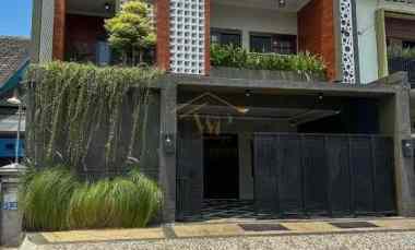 Rumah 2 Lantai di Utara Maguwoharjo, Sleman