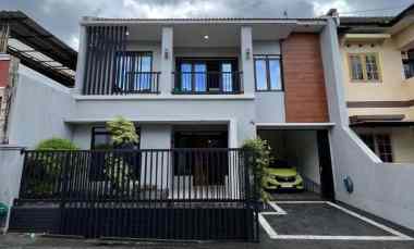 Rumah 2 Lantai Full Furnished dekat Pakuwon Mall Jogja