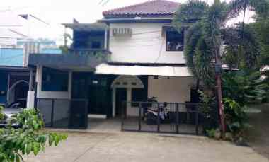 Rumah 2 Lantai Furnished di Kedaung Ciputat