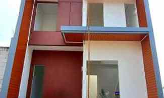 Rumah 2 Lantai Harga Terjangkau dekat Stasiun Lama