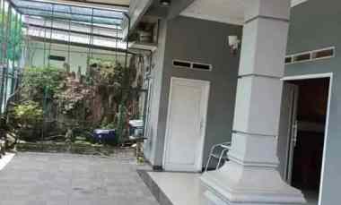 rumah 2 lantai hook di sawangan depok siap huni