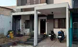 Rumah 2 Lantai Kamar 5 di dalam Cluster Tapos Utami