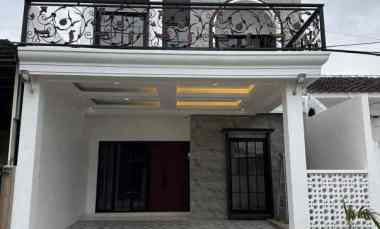 Rumah 2 Lantai Konsep Modern di Oma Campus Malang