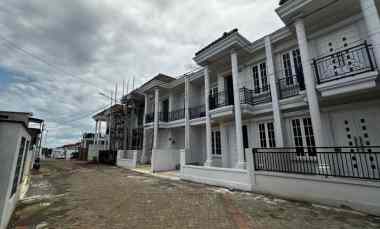 Rumah 2 Lantai Lokasi di Kepanjen Malang