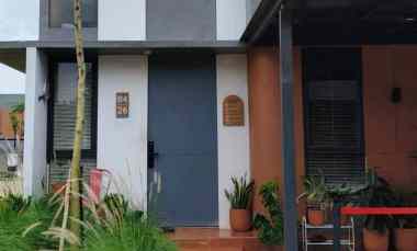 Rumah 2 Lantai Lokasi Strategis