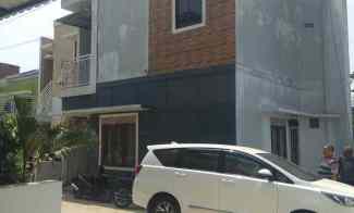Rumah 2 Lantai Model Void di Korpri
