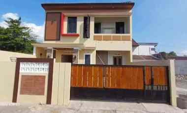 Rumah 2 Lantai, Siap Huni, dekat Kids Fun di Banguntapan