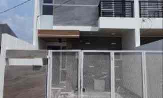 Rumah 2 Lantai Siap Huni Lokasi Strategis Kota Depok