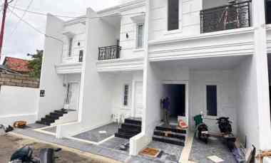 Rumah 2 Lantai Strategis di Ciracas Jakarta Timur