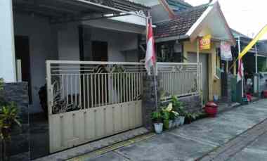 Rumah 2 Lantai Tanah Luas di Wagir Malang