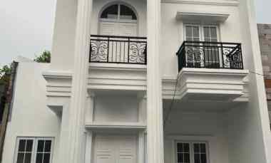 Rumah 2 Lantai Zeins Adhiasta Cibubur, Jakarta Timur