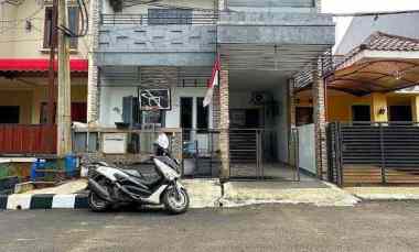 Rumah 2nd 2LT Plus Rooftop di Cikunir Bekasi Selatan