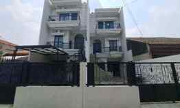 Rumah 3 Lantai di Pejaten - Pasar Minggu, Jakarta Selatan