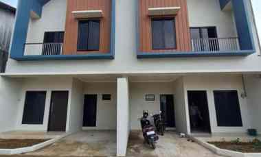 Rumah Akses Jalan Raya Utama dekat Stasiun Krl