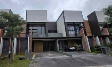 Rumah Alam Signature Suvarna Sutera Tangerang