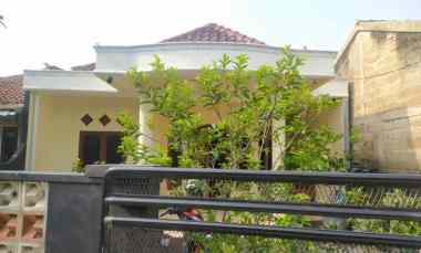 Rumah Asri dan Bagus Lt 200 m2 dekat Grand Depok CIty