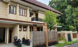 Rumah Asri dan Rindang di Pondok Indah